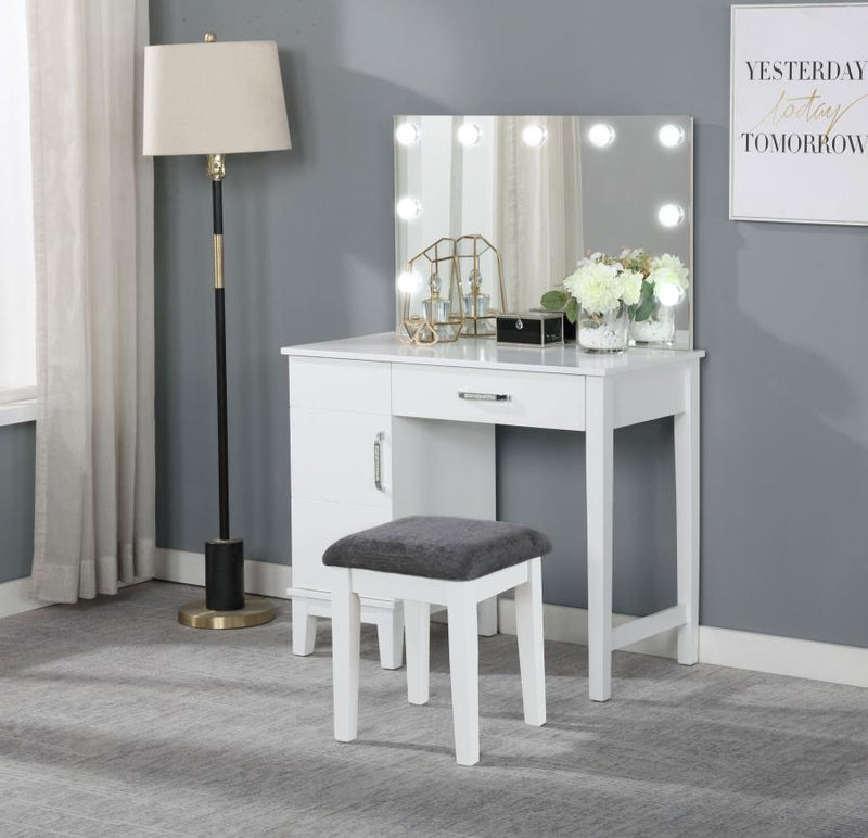 931149 Vanity set matte white